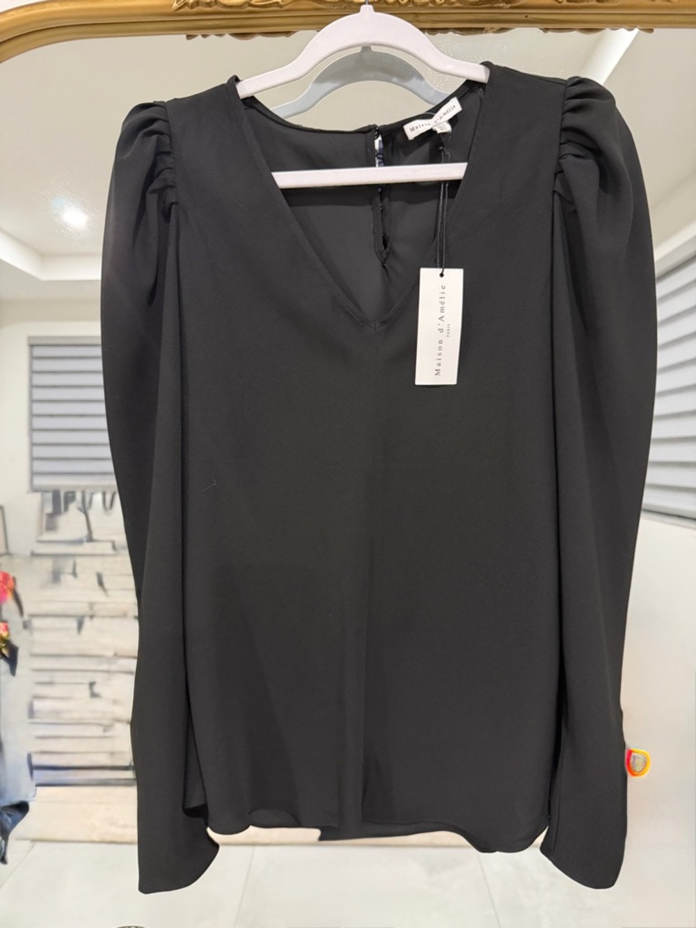 Maison d’Amelie Women’s Black V-Neck Puff Sleeve Blouse Size L